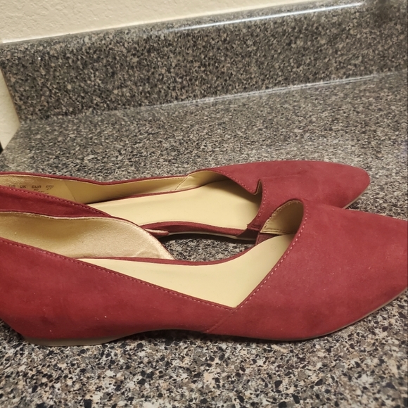 Flats - Picture 3 of 5